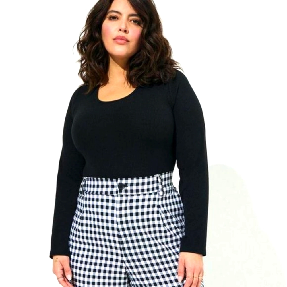❤️NWT TORRID TOP - SUPER SOFT - RIBBED LONG SLEEVE SCOOP NECK PLUS SIZE